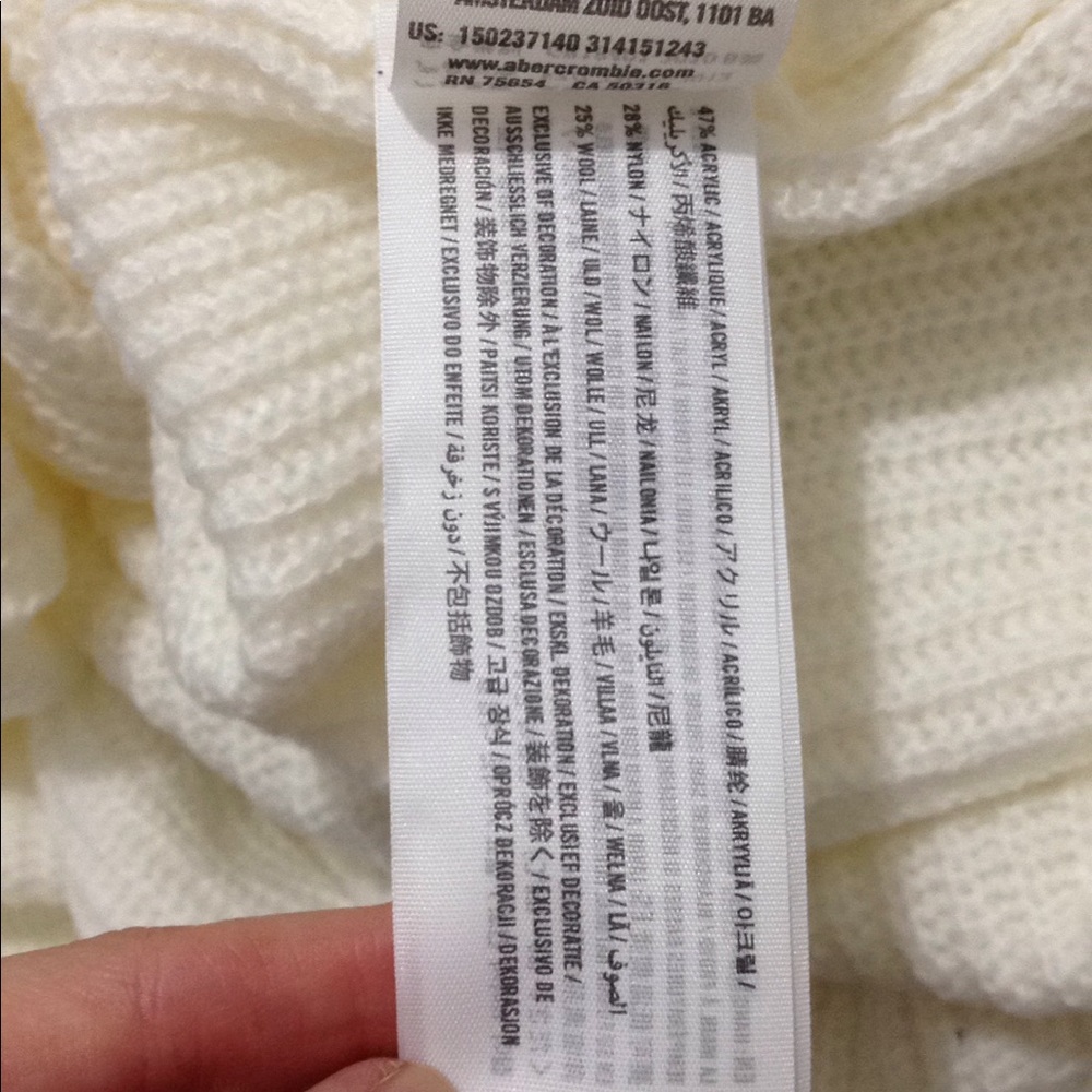 Abercrombie & Fitch women white turtleneck sweater - Picture 4 of 5